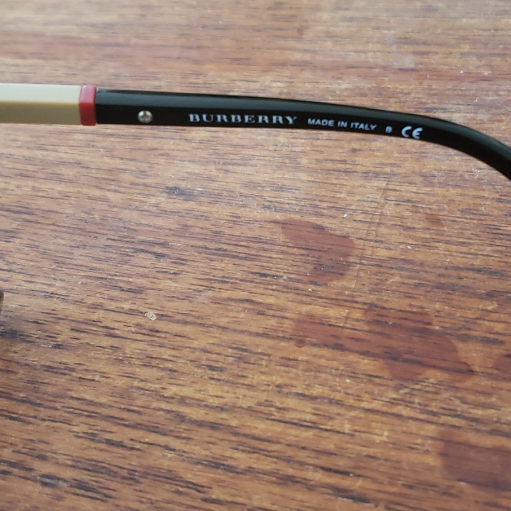 Burberry BE4216F

Sunglasses - Picture 4 of 6